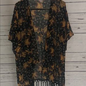 Monroe size Large black and yellow.